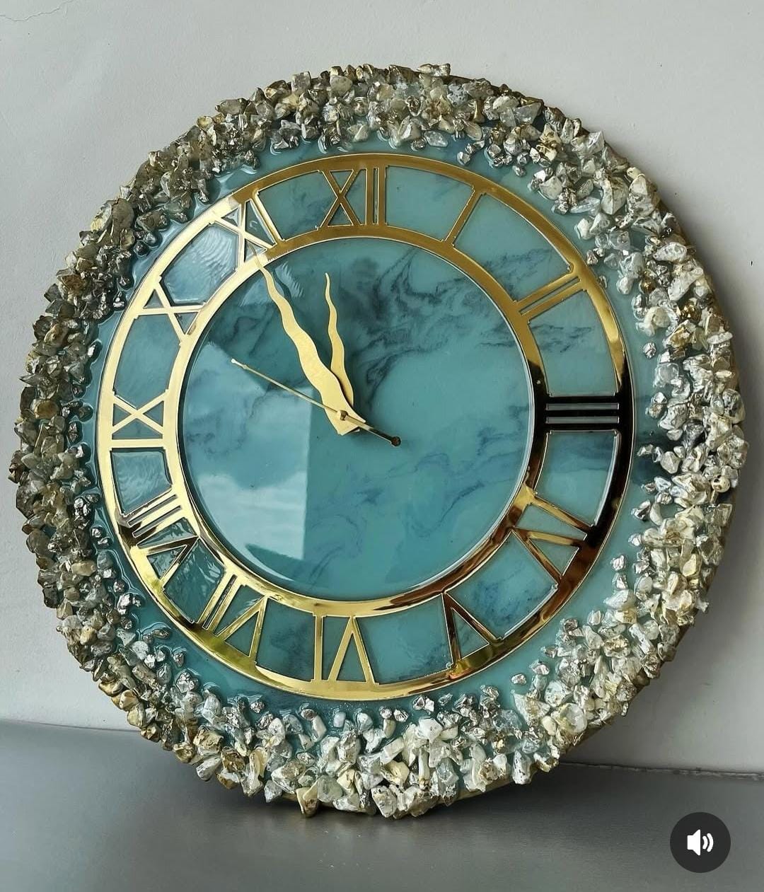 Resin Wall Watch - Image 9